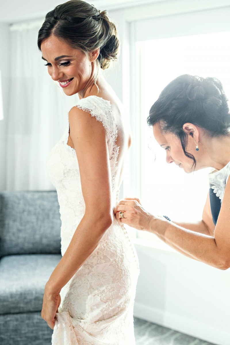 bride-dress-mom-finishing-touch