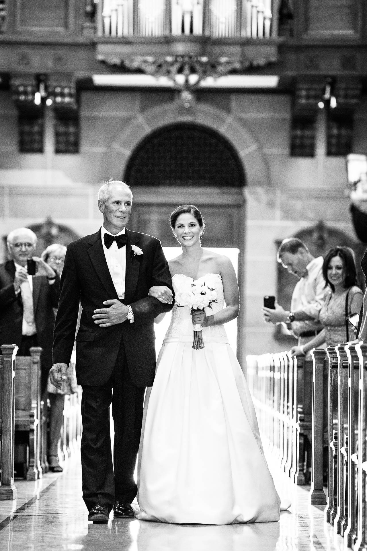 bride-and-dad-walking-aisle