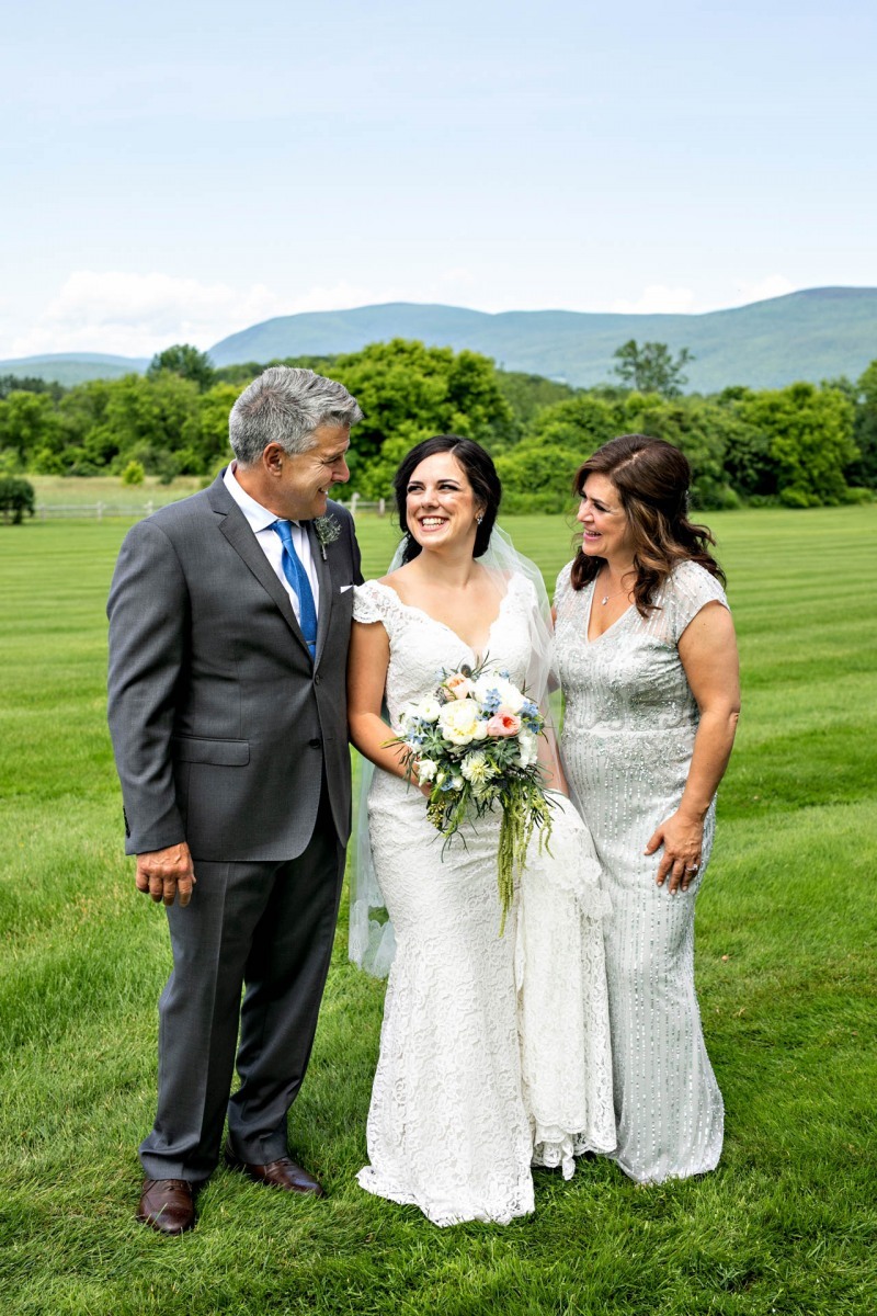 bride-parents-vermont-farm-wedding-