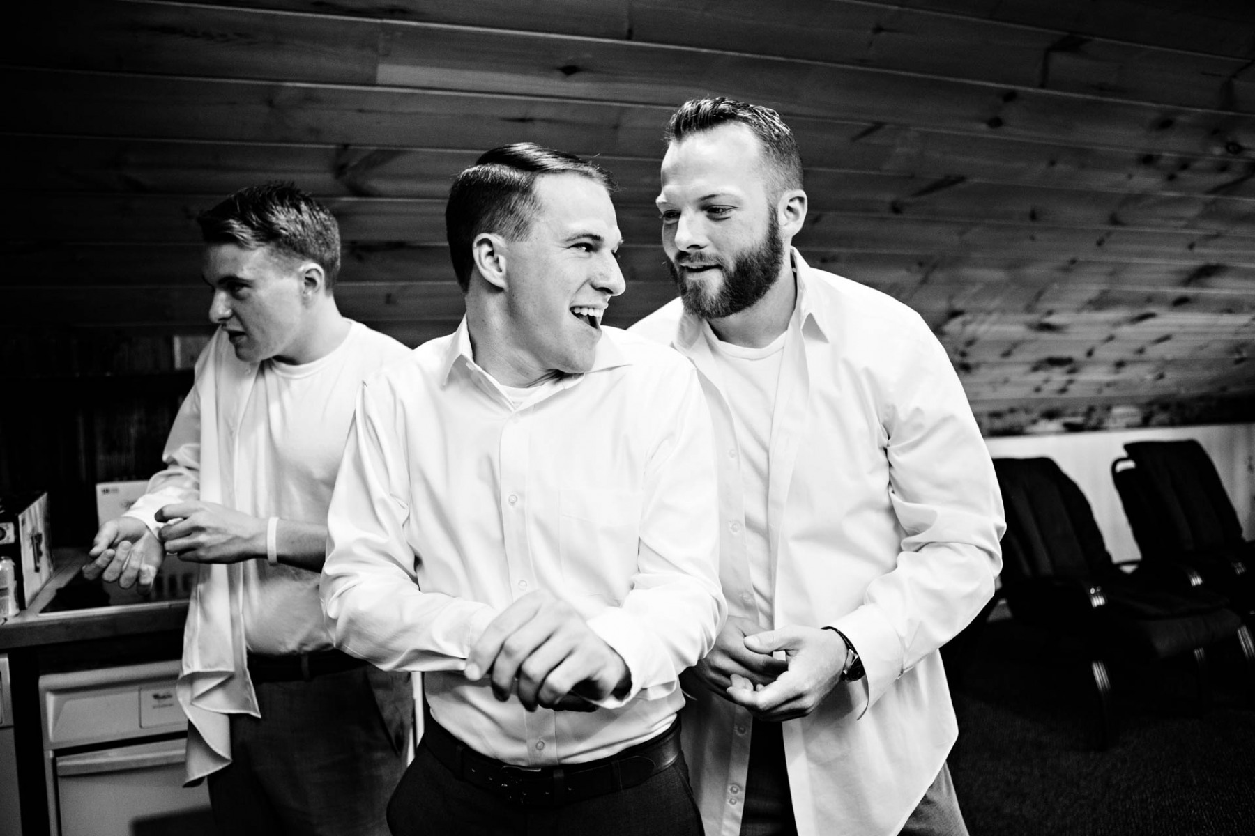 vermont-farm-wedding-groom-getting-ready