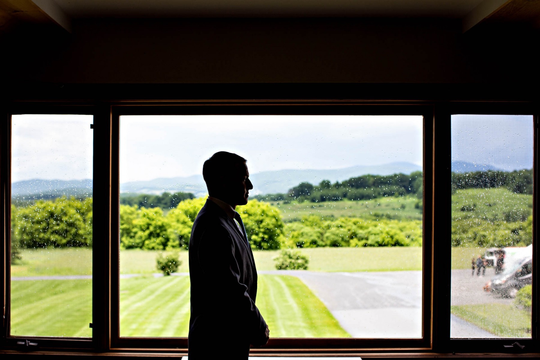 vermont-farm-wedding-groom-silhouette