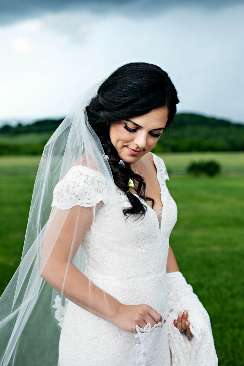 vermont-farm-wedding-wedding-bride-portrait