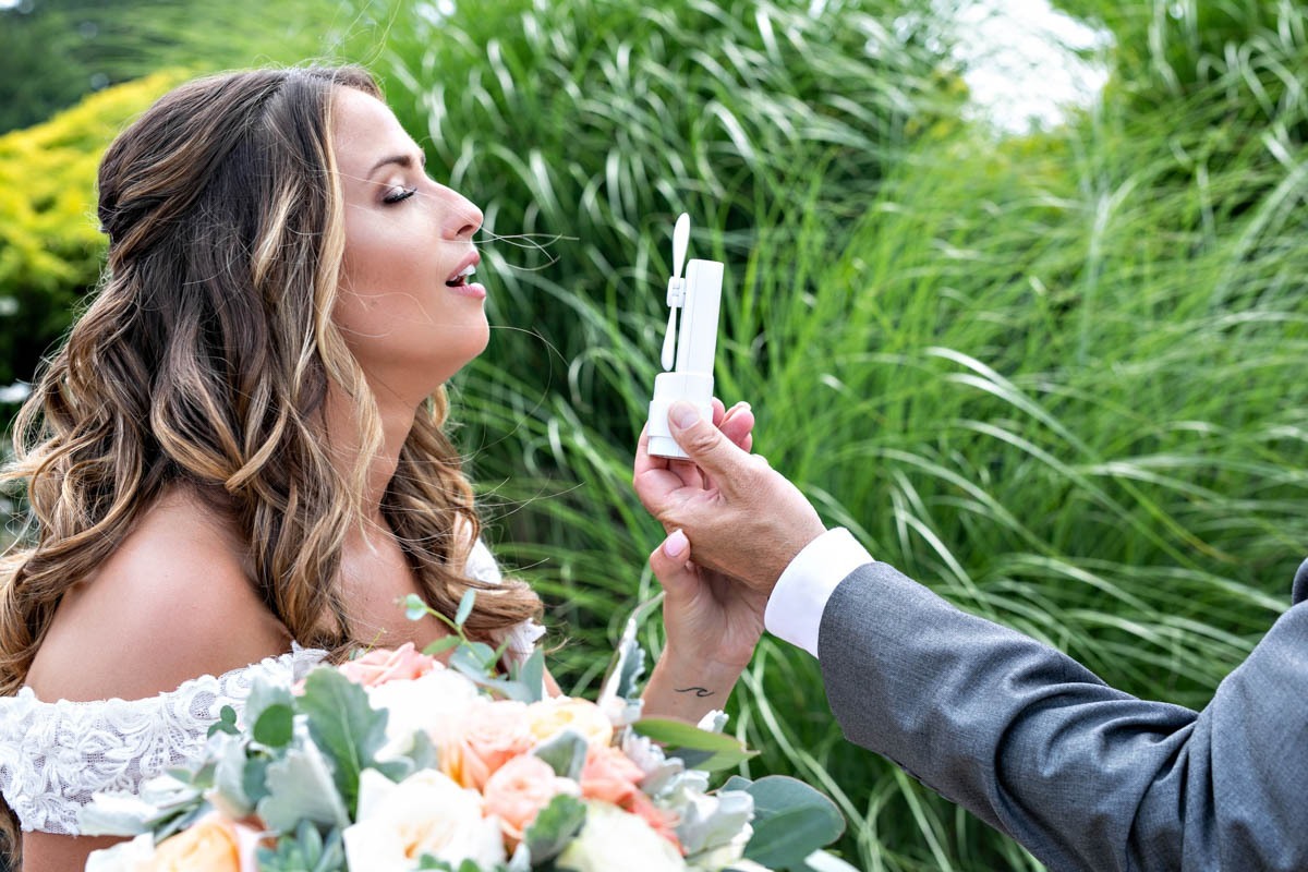 bride-fan