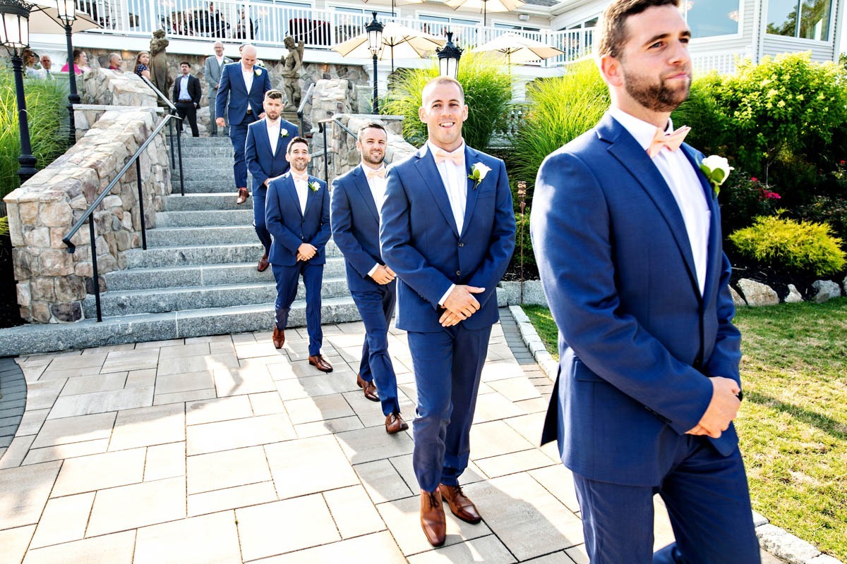 ceremony-groomsmen-grandview