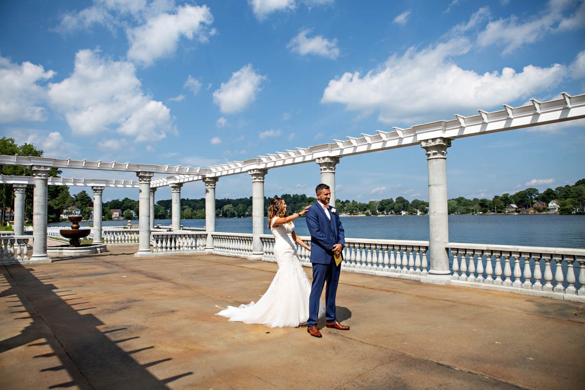 first-look-grand-view-wedding