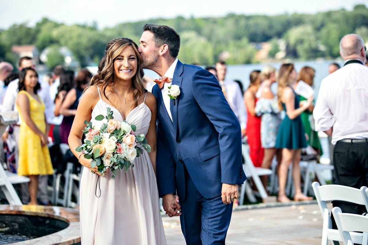 groomsman-bridesmaid-ceremony