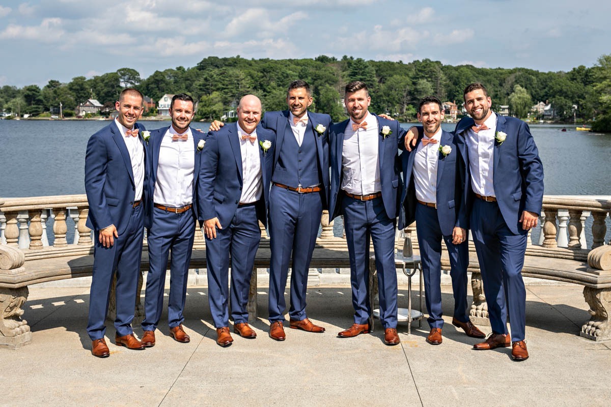 groomsmen-grand-view-wedding