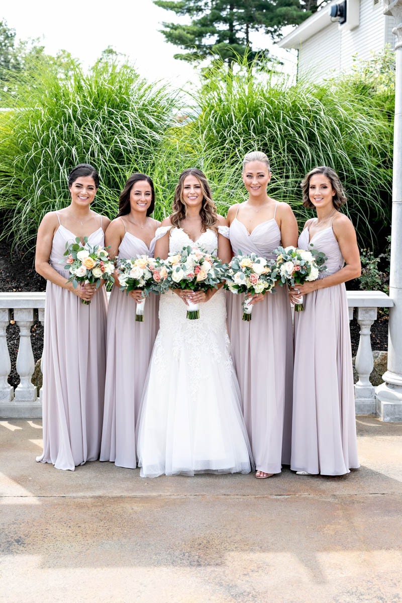 portrait-bridesmaids-grand-view-wedding