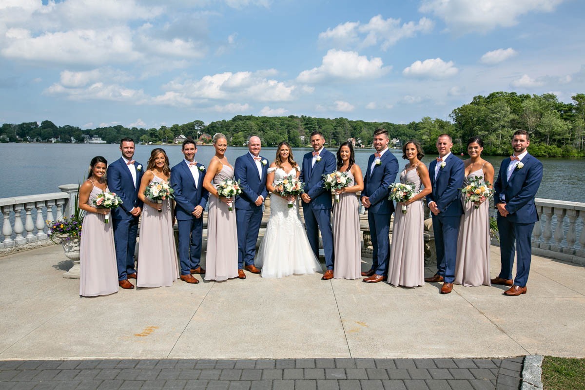 portrait-wedding-party-grand-view