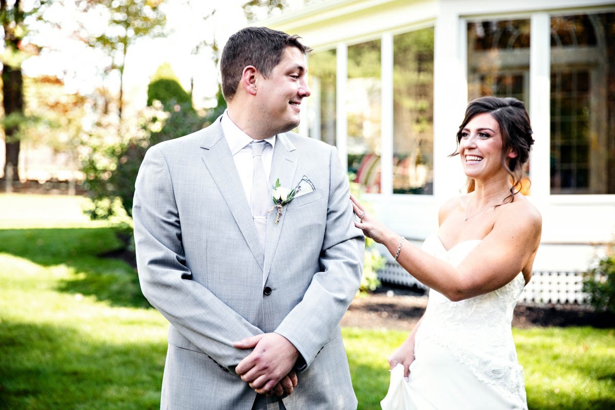 bride-groom-first-look